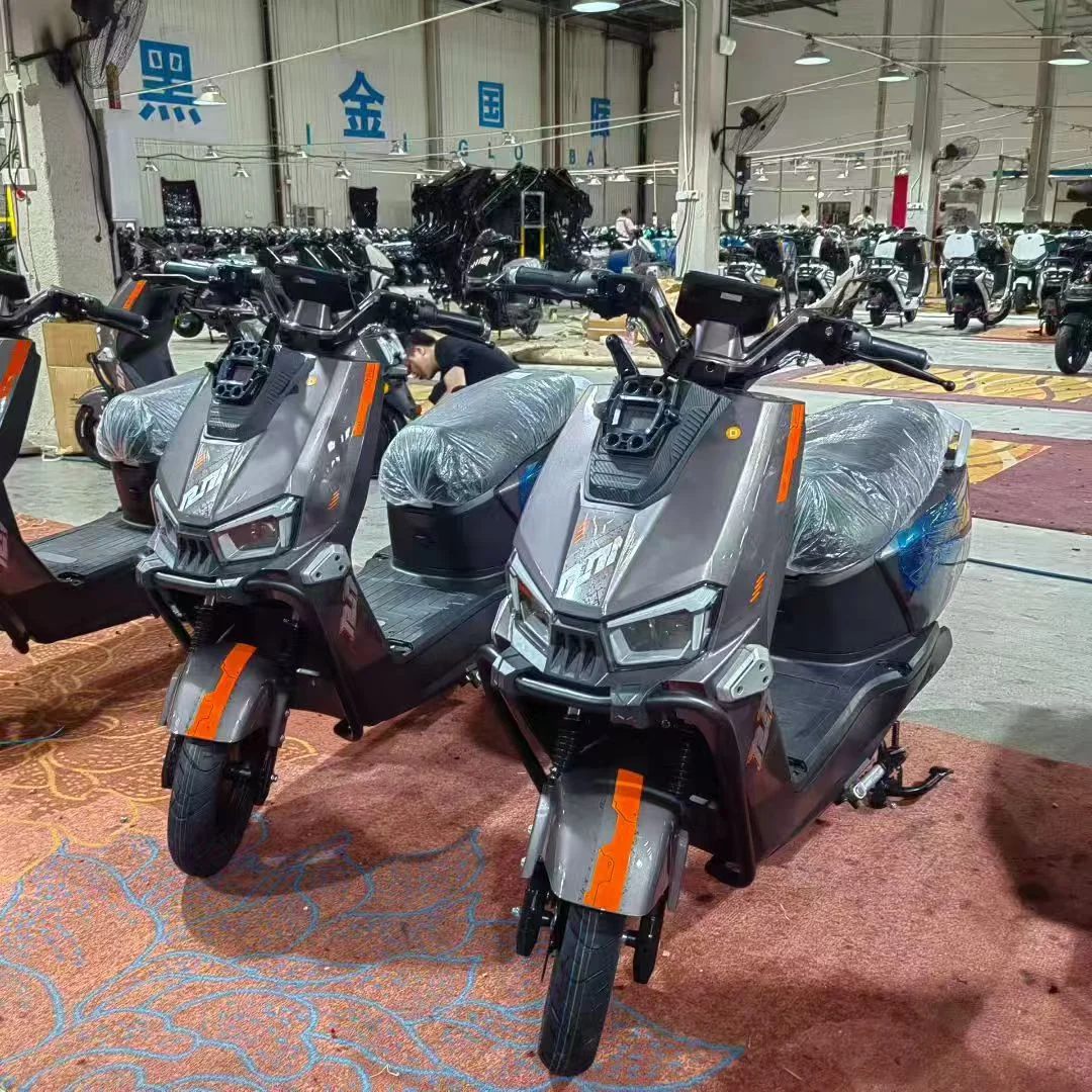 D6 Black & orange sport scooter